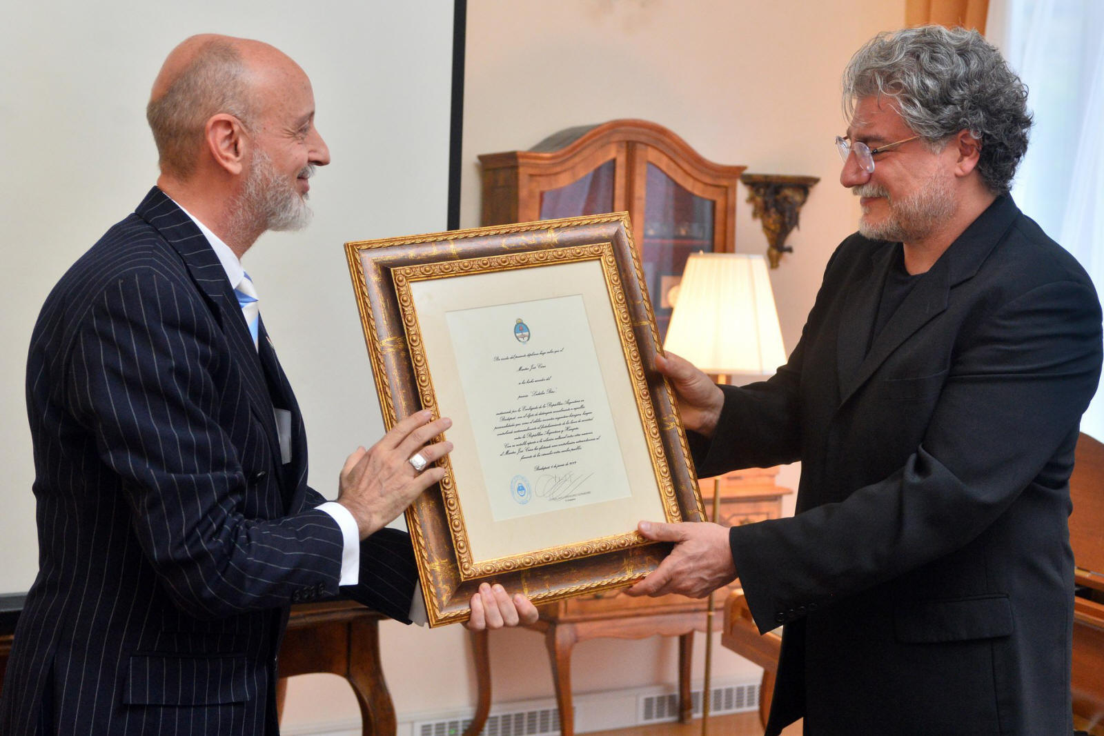 Jos Cura wins the Lazlo Biro Award, Budapest June 2019.