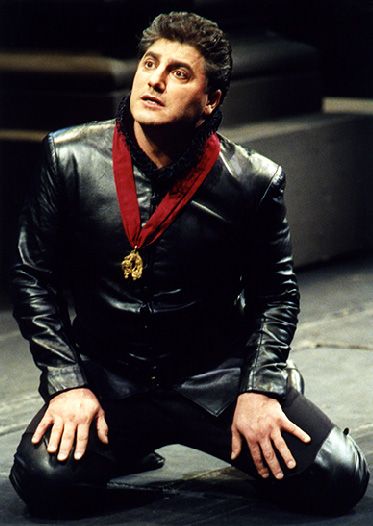 Jos Cura as Don Carlo, Vienna Opera Production, 2006.